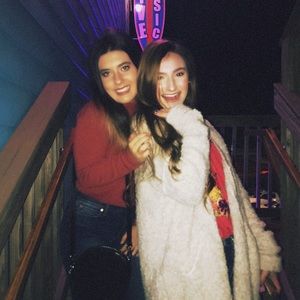 Meet your Posher, Ariana